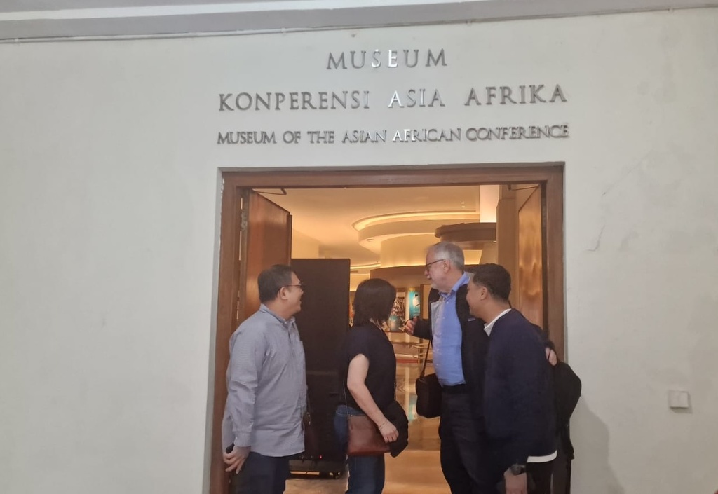 Eine Delegation von Sant'Egidio in Bandung/Indonesien, wo vor 70 Jahren bei der Afrika-Asien-Konferenz Führer aus der 